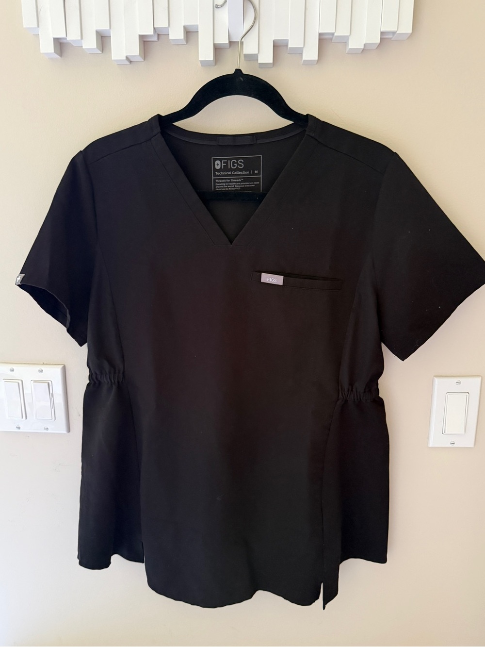 FIGS Octavia Maternity Scrub Top Black Size Medium